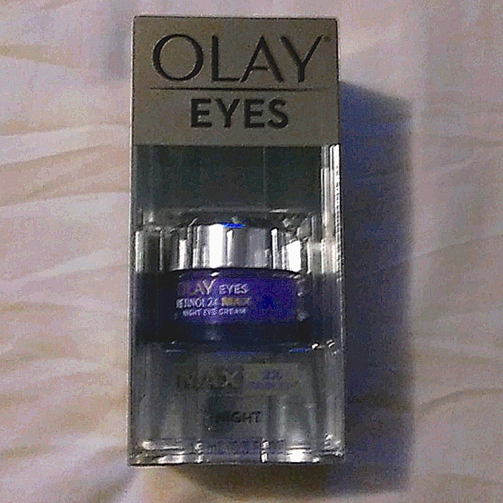 OLAY EYES